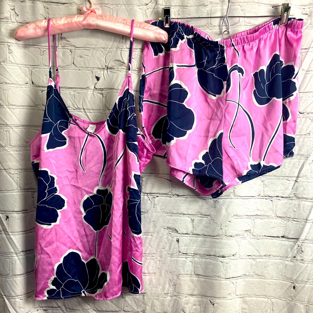 Silky Pajama Tank and Shorts Set. Size L